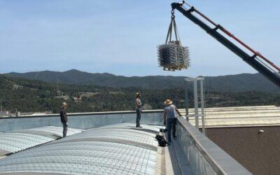 Instal·lem plaques solars per a una producció més sostenible